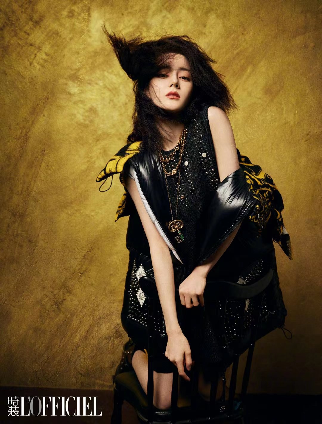 《时装L’OFFICIEL》2021年11月刊封面